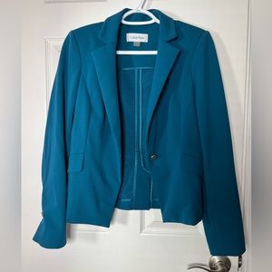 Not to sure on the size. I’m a medium and it fits